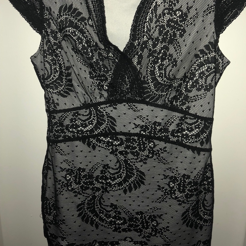 💟NY&Co Lined Lace Top - Picture 6 of 8